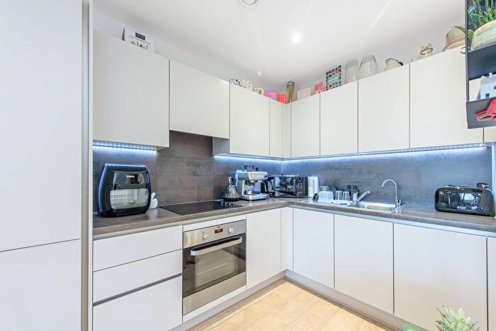 1 Bedroom Flat For Sale In Damsel Walk, Hendon, London, NW9