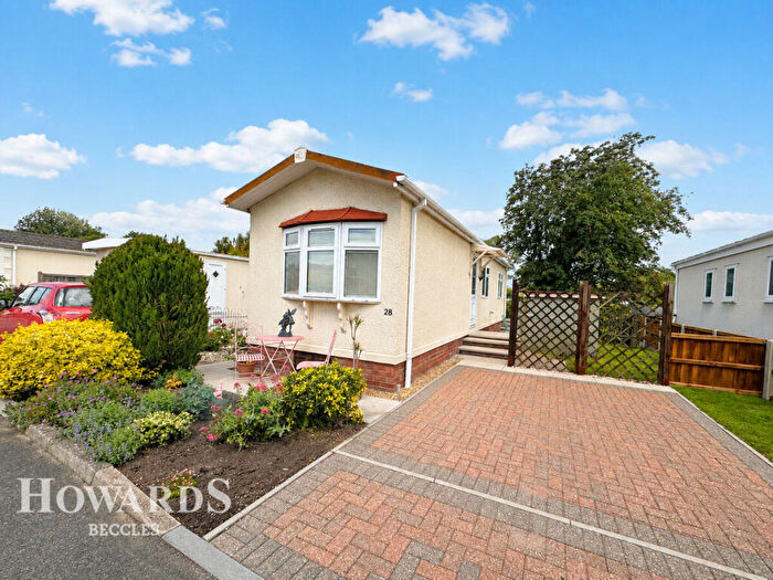 1 Bedroom Park Home For Sale In Pound Road, Beccles, NR34