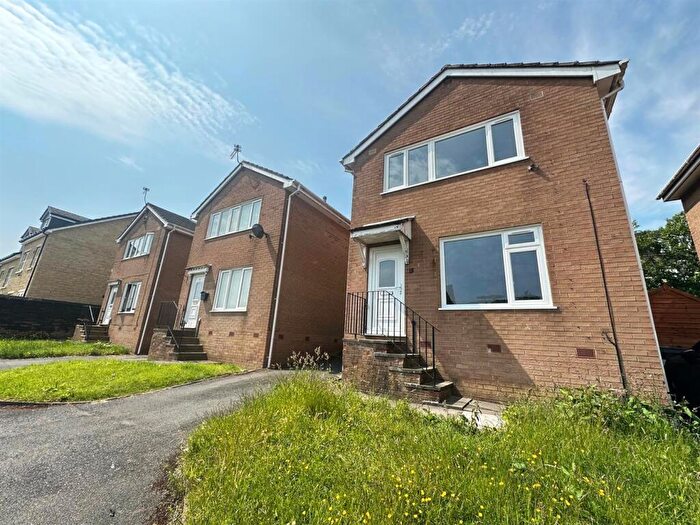 3 Bedroom Detached House For Sale In Deanery Gardens, Eccleshill, BD10
