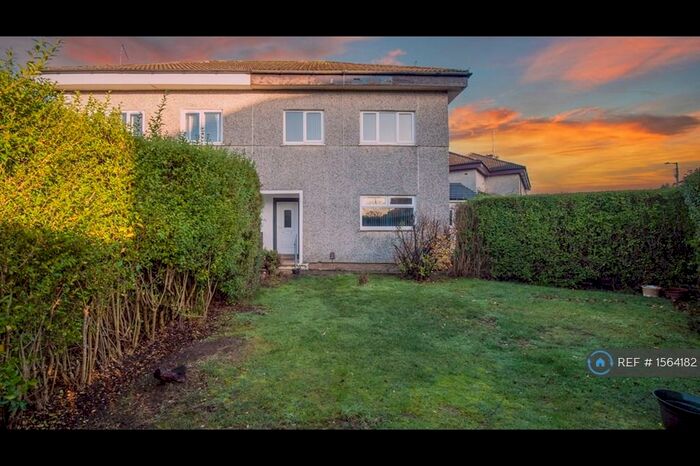 4 Bedroom Semi-Detached House To Rent In Ravenscraig Drive, Glasgow, G53