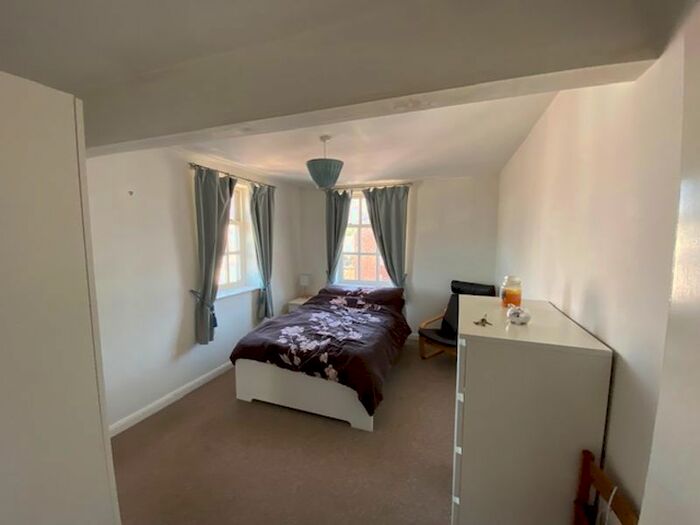 1 Bedroom Flat To Rent In Cinque Ports Street, Rye, TN31