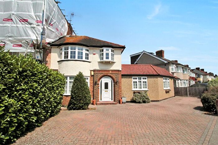 3 Bedroom Semi Detached House For Sale In River Way, Ewell Court, KT19