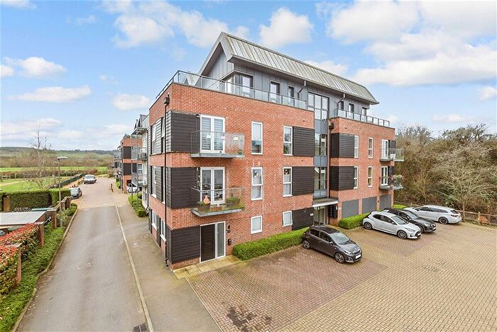 2 Bedroom Flat For Sale In The Kilns, Redhill, Surrey, RH1