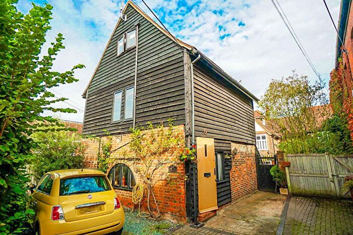 2 Bedroom Property To Rent In The Close, Fore Street, Hatfield, AL9