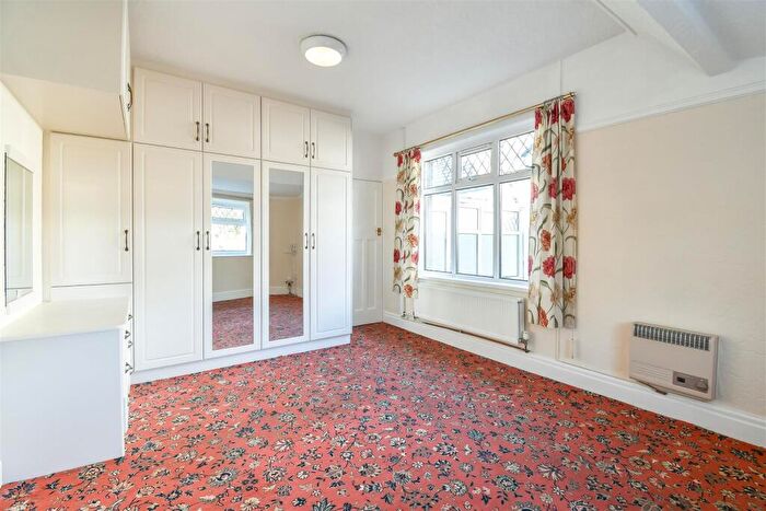 2 Bedroom Semi-Detached Bungalow For Sale In Tynewydd Road, Barry, CF62