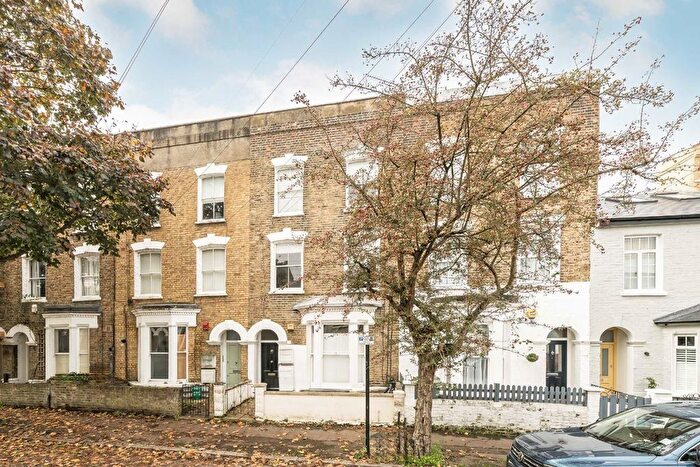 2 Bedroom Flat To Rent In Hargwyne Street, Stockwell, SW9