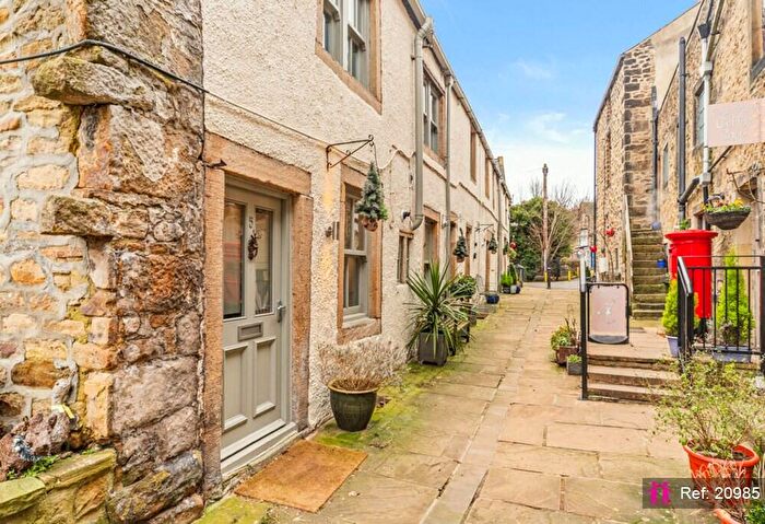 2 Bedroom Country House To Rent In George Street, Ilkley, LS29