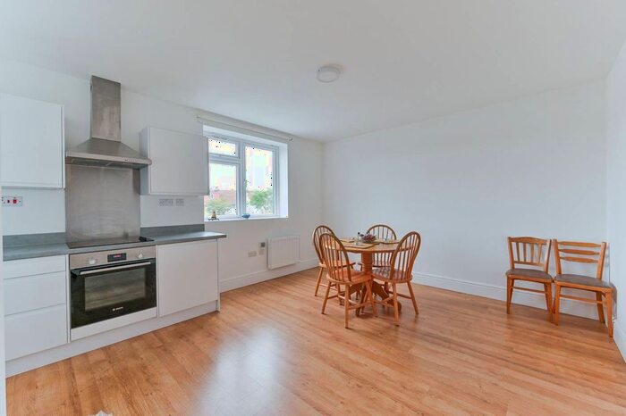 2 Bedroom Maisonette To Rent In Headcorn Road, Norbury, CR7