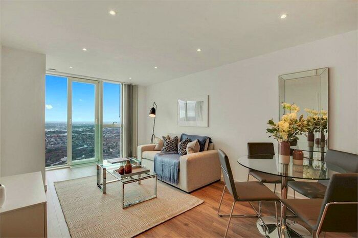 2 Bedroom Apartment To Rent In Pinnacle Apartments, Saffron Central Square, Croydon, CR0