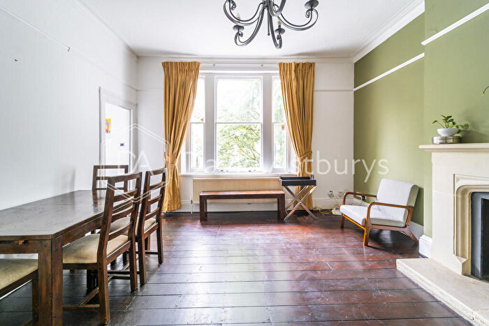 2 Bedroom Apartment To Rent In Abbey Road, West Hampstead, London, NW6