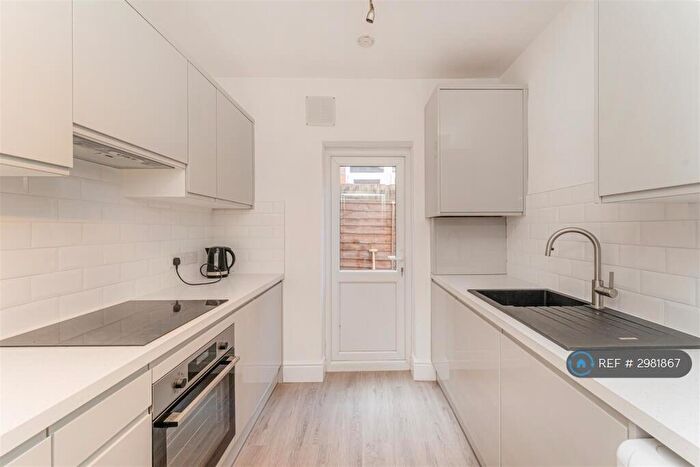 2 Bedroom Flat To Rent In Mersey Road, London, E17