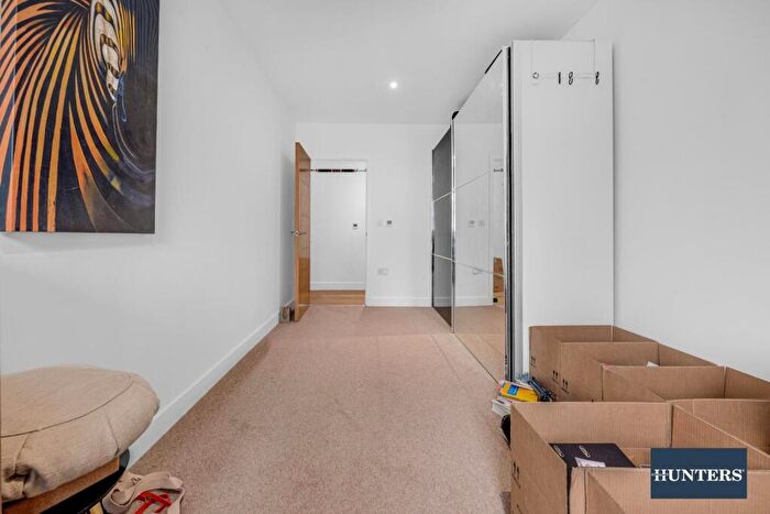 2 Bedroom Apartment To Rent In Kingsland Road, Shoreditch, E2