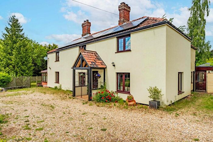6 Bedroom Detached House For Sale In Mattishall Road, Honingham, NR9