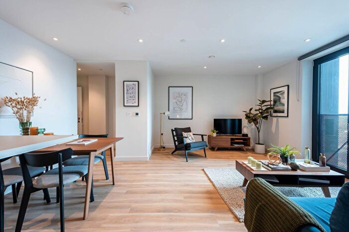 2 Bedroom Flat To Rent In Ten Degrees, Croydon, London, CR0