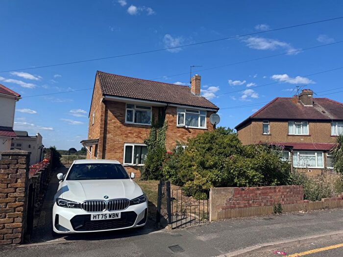 2 Bedroom Maisonette For Sale In West End Lane, Harlington, Hayes, UB3