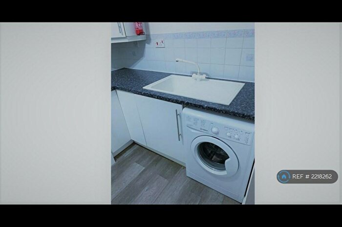 1 Bedroom Flat To Rent In Woodland Grove, Epping, CM16