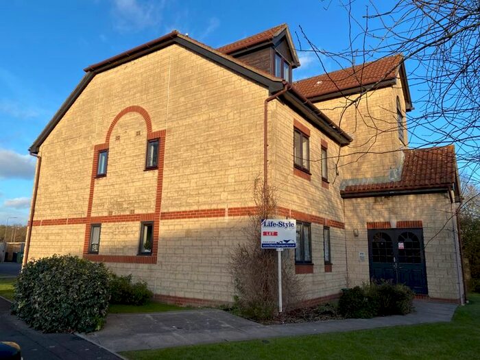 1 Bedroom Flat To Rent In Paddock Close, Bradley Stoke, Bristol BS32