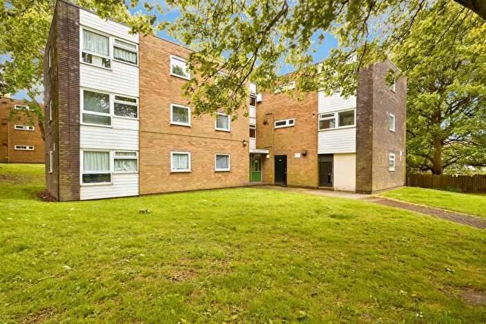2 Bedroom Flat For Sale In Rosehill Gardens, Willenhall, WV13