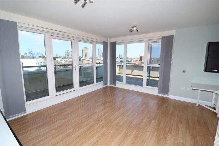 2 Bedroom Flat To Rent In Silwood Street, Surrey Quays, London, SE16