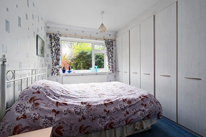 4 Bedroom Detached House For Sale In The Oaks, Vicarage Road, Blackwater, GU17