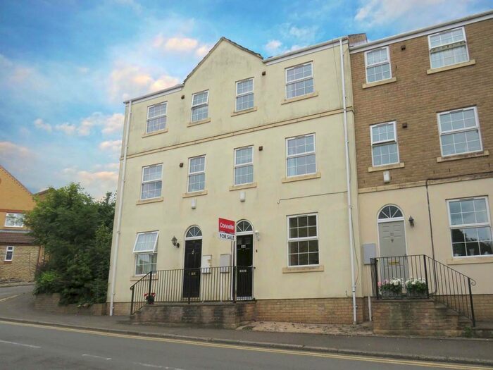 2 Bedroom Property To Rent In High Street, Raunds, Wellingborough NN9