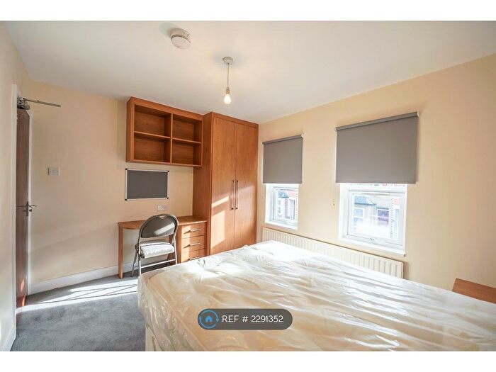 5 Bedroom Terraced House To Rent In Pitcroft Avenue, Reading, RG6