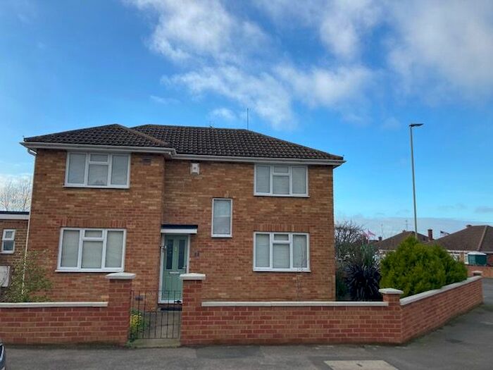 3 Bedroom Semi-Detached House To Rent In Warden Hill, Cheltenham GL51