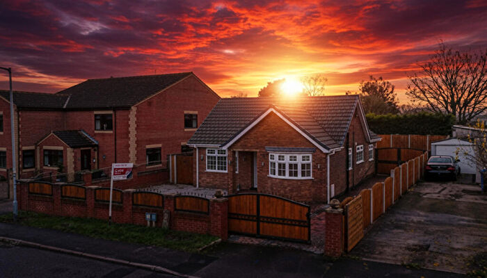 3 Bedroom Bungalow For Sale In Baulk Lane, Harworth, DN11