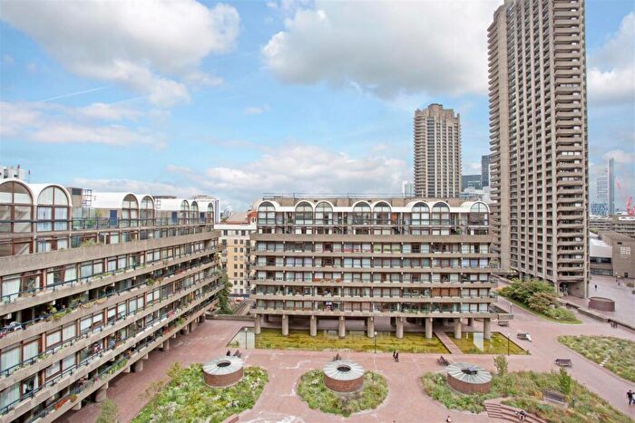 Flat To Rent In Bryer Court, Barbican, London, EC2Y