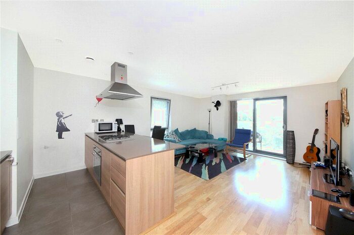 3 Bedroom Flat To Rent In Chi Building, Crowder Street, London, E1