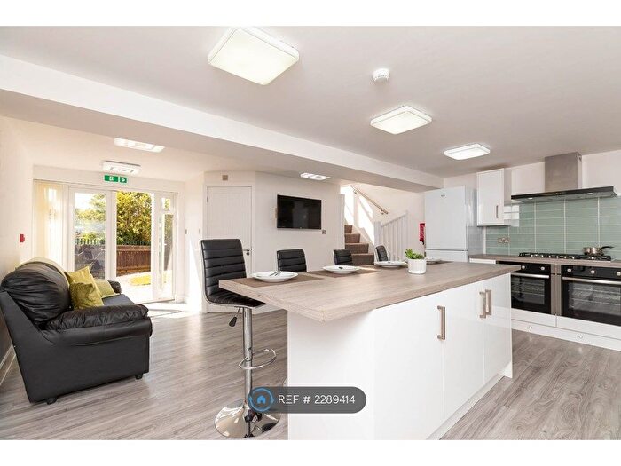 5 Bedroom Terraced House To Rent In Arden Close, Warwick, CV34