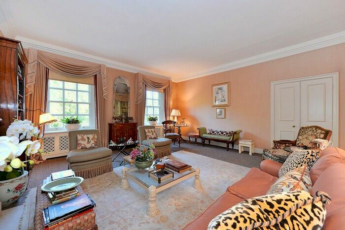 2 Bedroom Flat To Rent In Eaton Square, Belgravia, SW1W