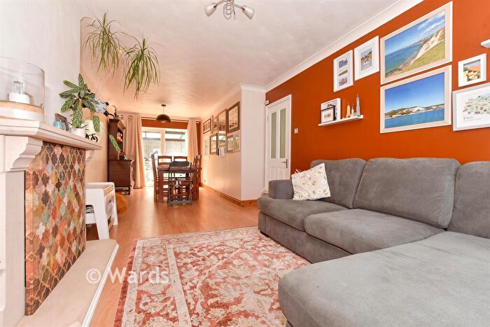 4 Bedroom Semi-Detached House For Sale In Hawthorne Close, River, Dover, Kent, CT17