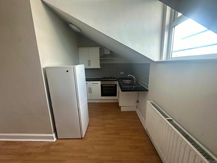 1 Bedroom Flat To Rent In Hoe Street, Walthamstow, E17