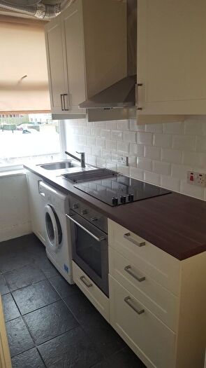 2 Bedroom Flat To Rent In Roneo Corner, Hornchurch, Essex, RM12