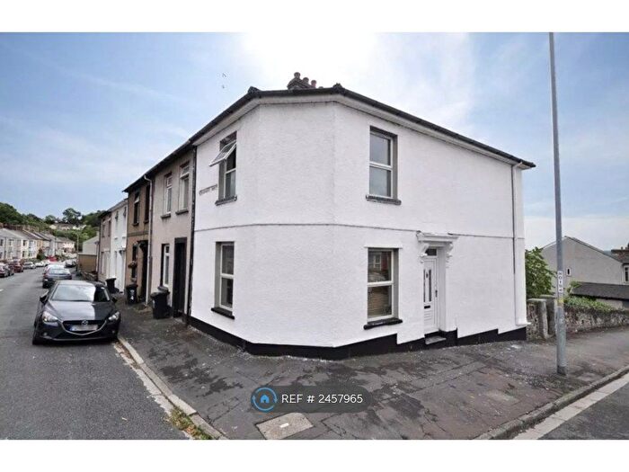 3 Bedroom End Of Terrace House To Rent In Victoria Avenue, Newport, NP19