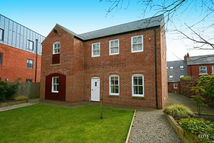2 Bedroom Apartment To Rent In Gilesgate, Durham, DH1