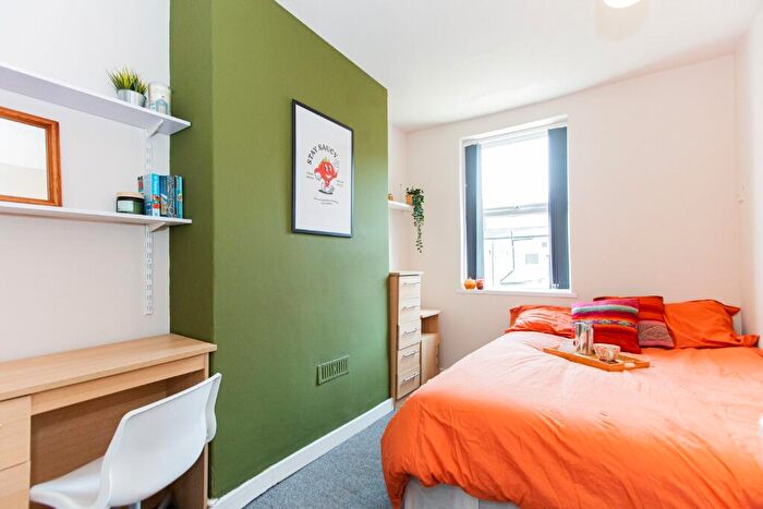 5 Bedroom Detached House To Rent In Hart Street, Lenton, Nottingham, NG7