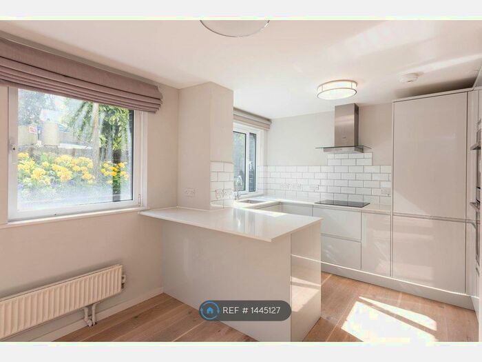 2 Bedroom Flat To Rent In Cromwell Road, Hove, BN3