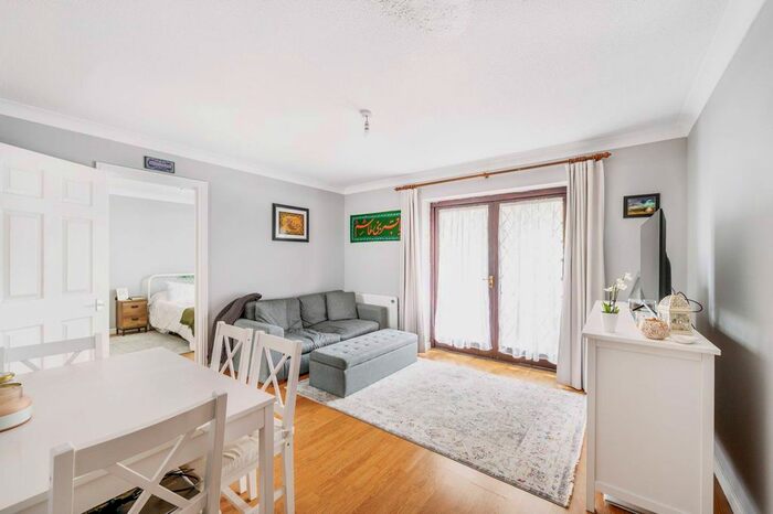 1 Bedroom Flat To Rent In Robina Close, Northwood, HA6