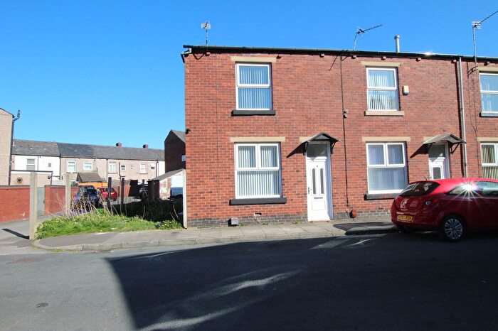 2 Bedroom End Of Terrace House To Rent In Barlow Street, Heywood, OL10