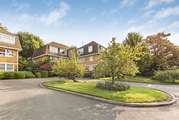 3 Bedroom Flat To Rent In Catherine Court, Lake Road, Wimbledon, SW19