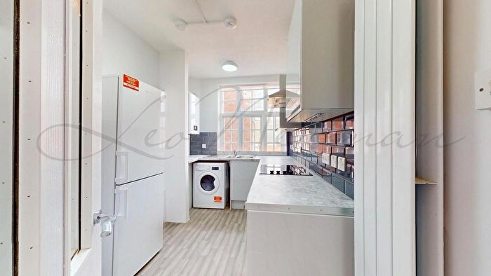 2 Bedroom Flat To Rent In Hunter Street, Bloomsbury, WC1N