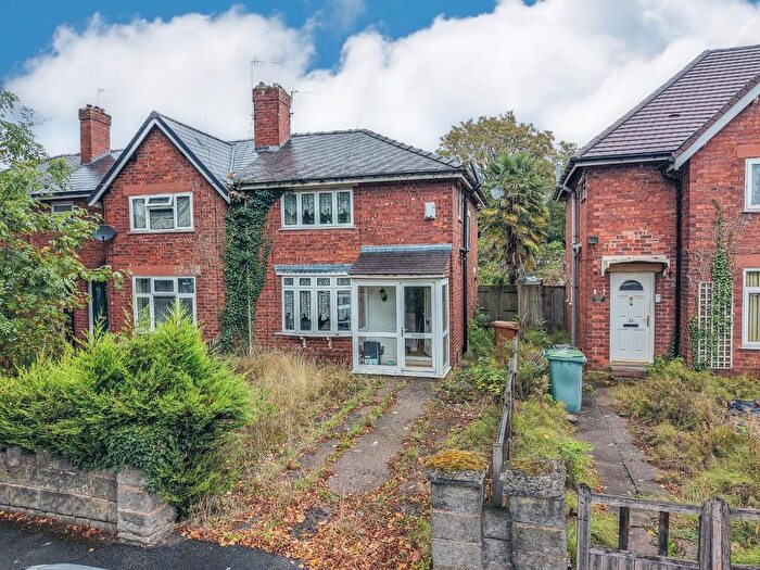 3 Bedroom Semi-Detached House For Sale In Tame Street East, Walsall, WS1