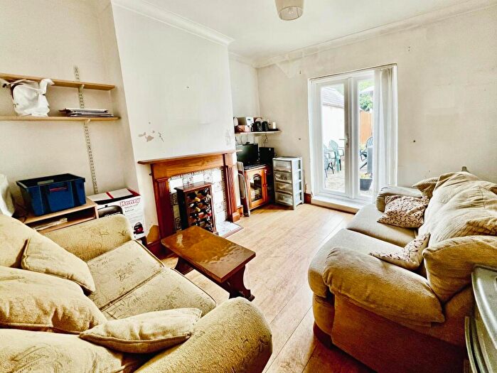 3 Bedroom Terraced House For Sale In Robertson Road, Grantham, NG31