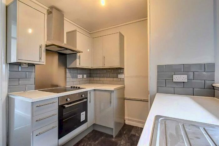 2 Bedroom Flat To Rent In Jellicoe House, Capstan Road, Beverley Road, HU6