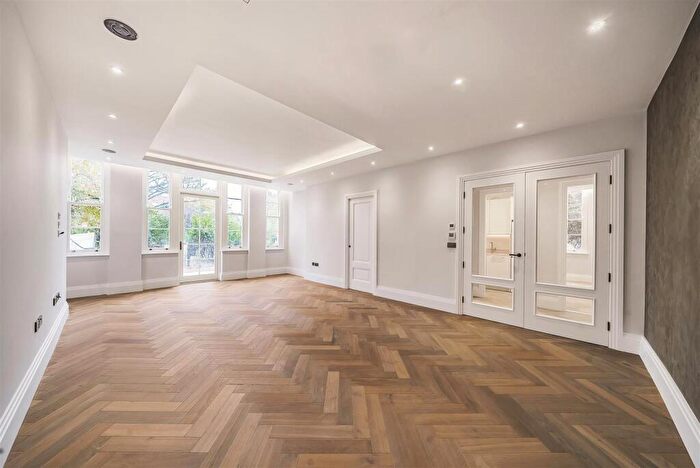 2 Bedroom Flat For Sale In The Bishops Avenue, Hampstead Garden Suburb, N2