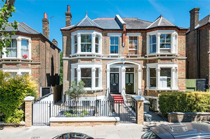 2 Bedroom Apartment To Rent In Jerningham Road, London, SE14