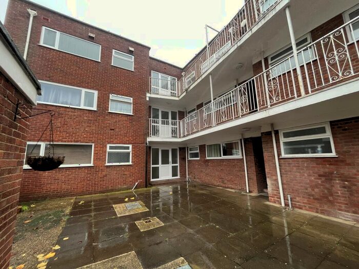 1 Bedroom Flat To Rent In Swallow Close, Havant, PO9