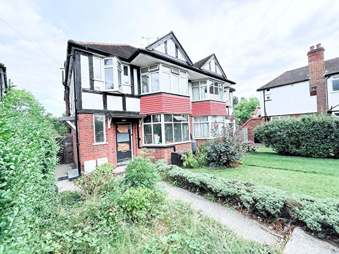 2 Bedroom Maisonette To Rent In Wells Drive, London, NW9